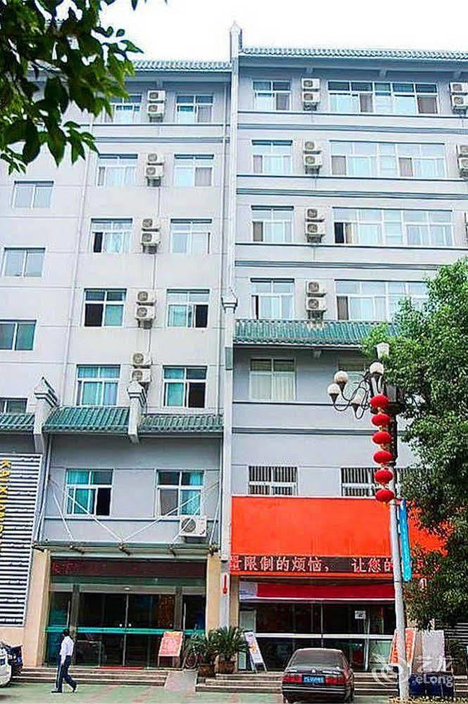 Triumph Power Hotel Shiyan (Hubei) Exterior foto