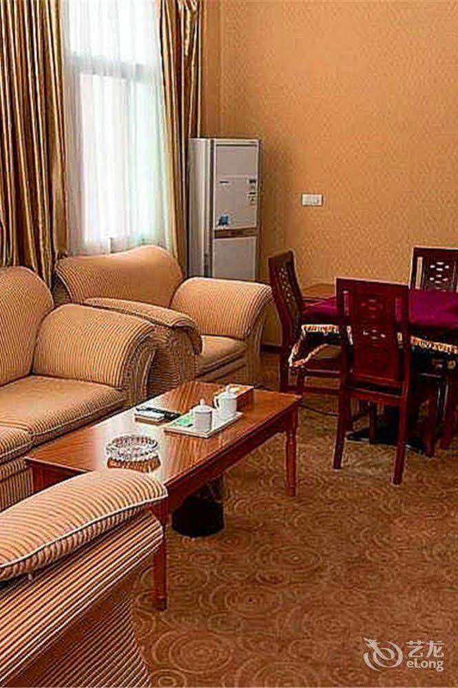 Triumph Power Hotel Shiyan (Hubei) Exterior foto